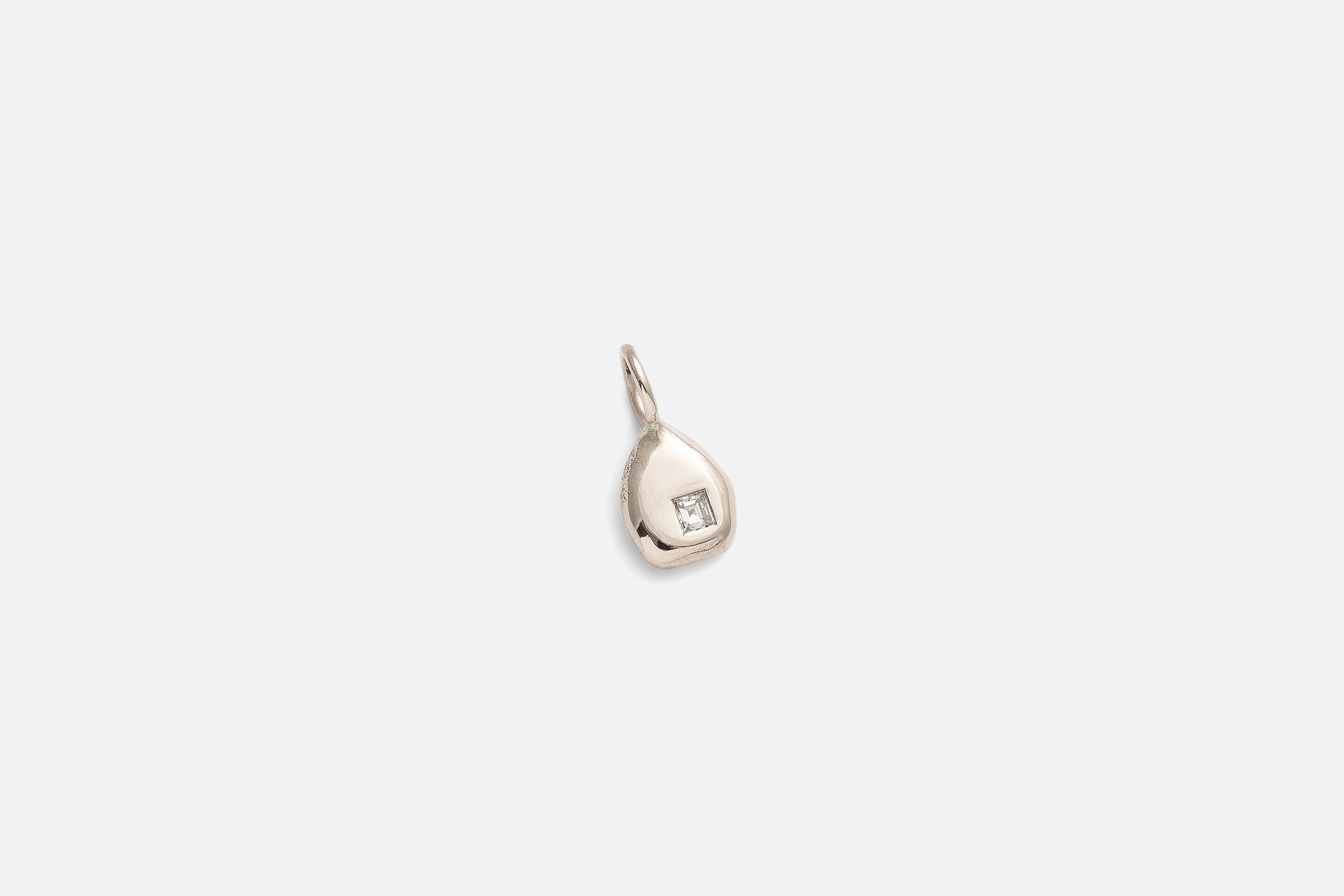 Cumulus XIV Charm 18
