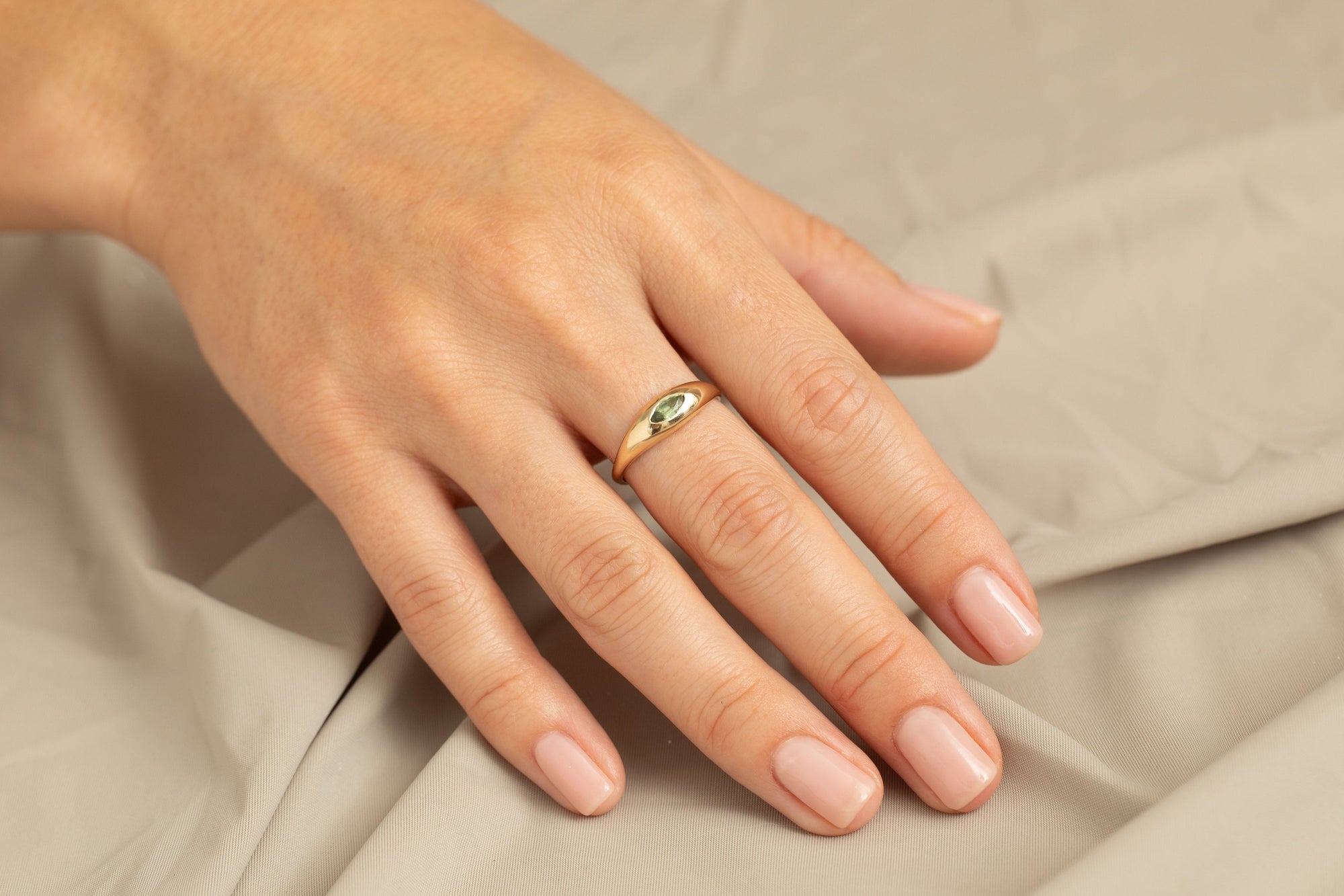 Sapphire Ovate V Ring 01