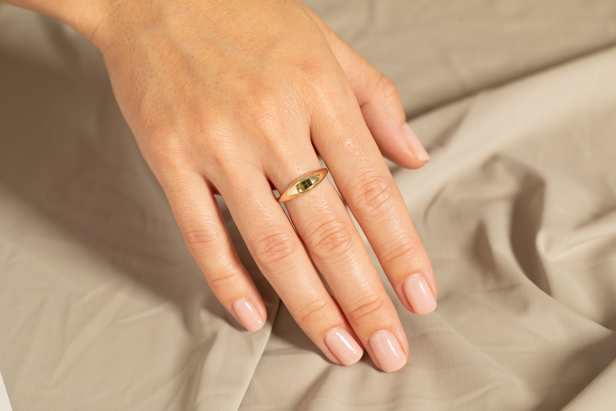 Sapphire Ovate V Ring 02