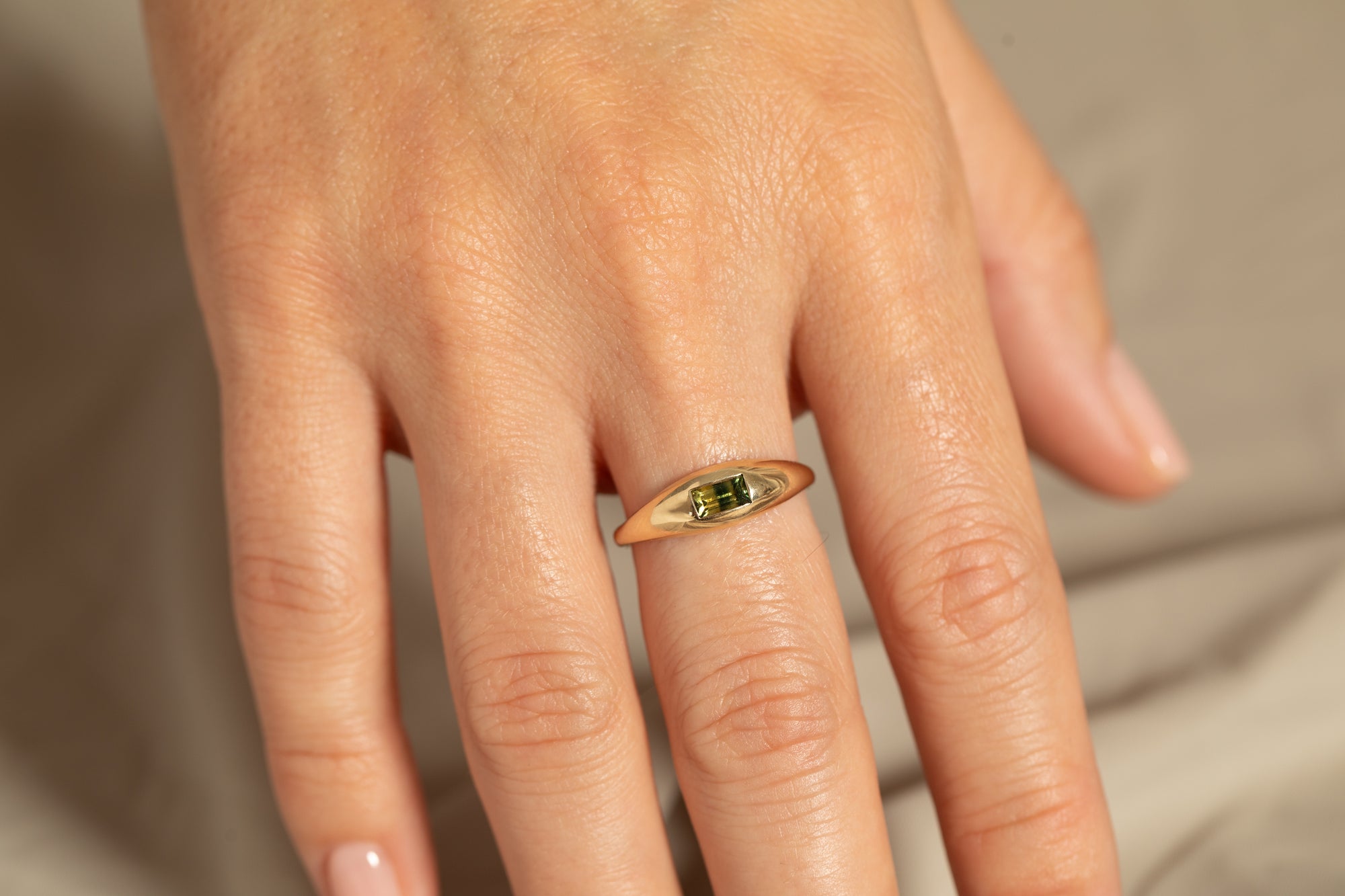 Sapphire Ovate V Ring 02