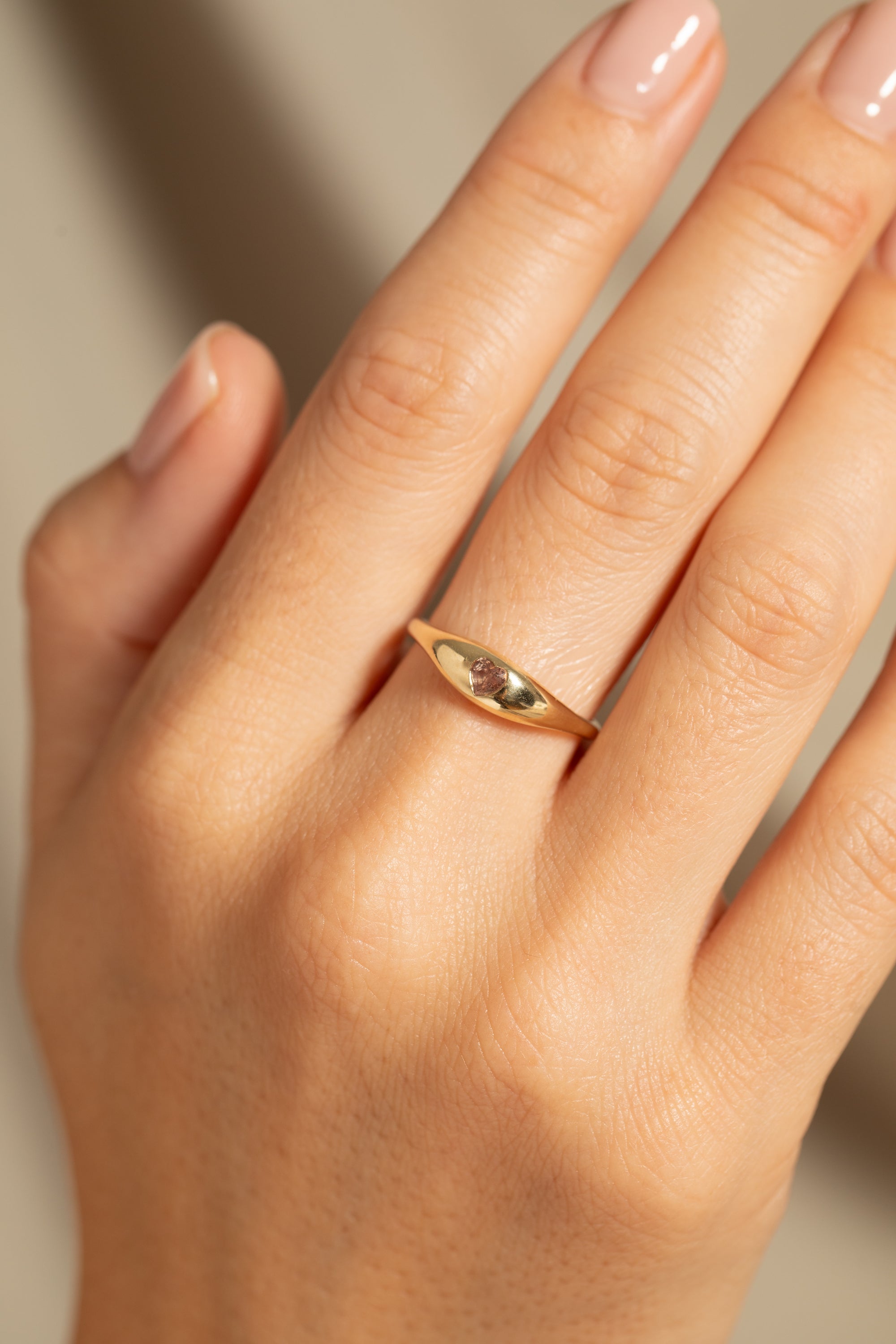 Heart Sapphire Ovate IV Ring 06