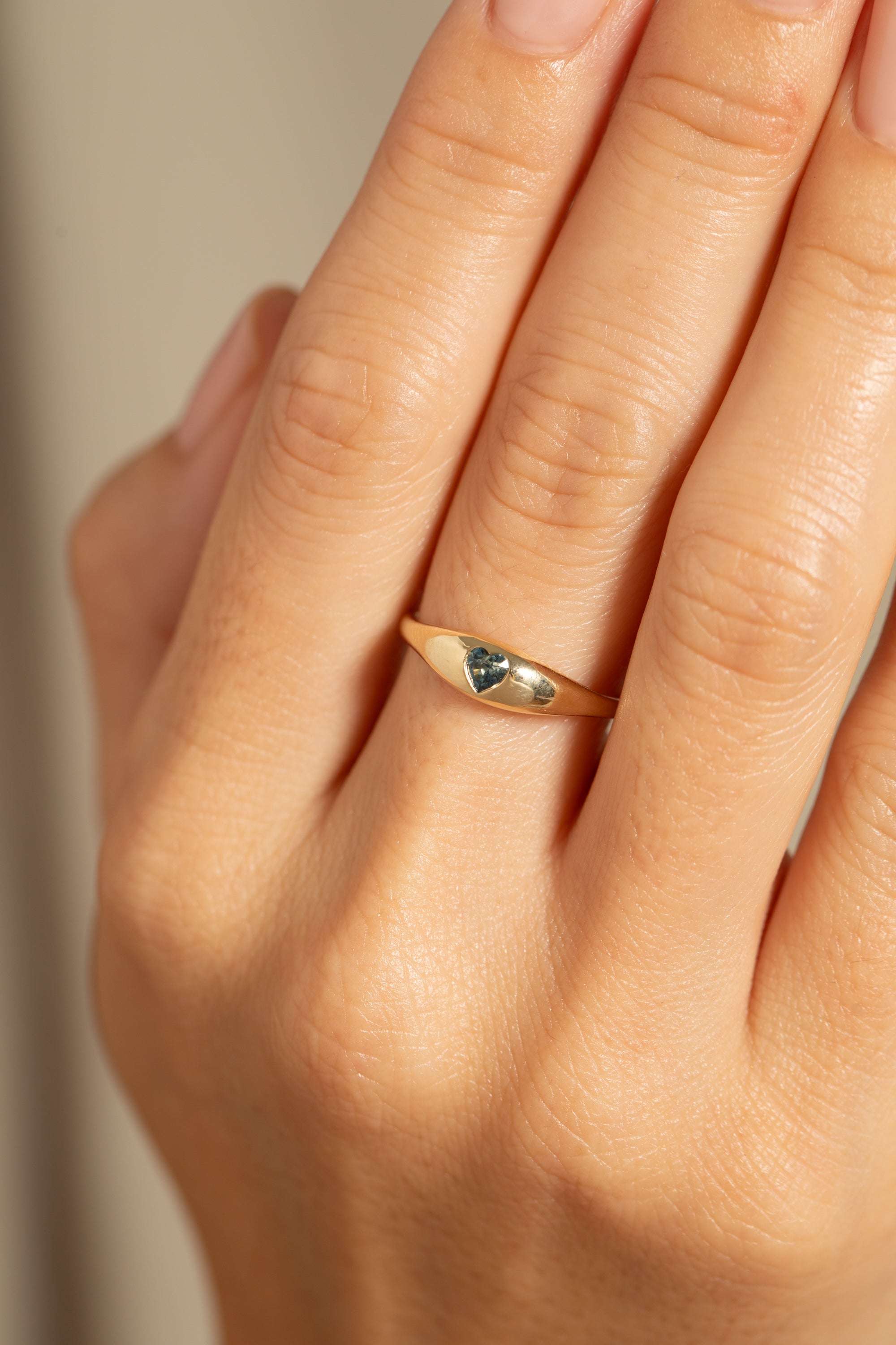 Heart Sapphire Ovate IV Ring 03