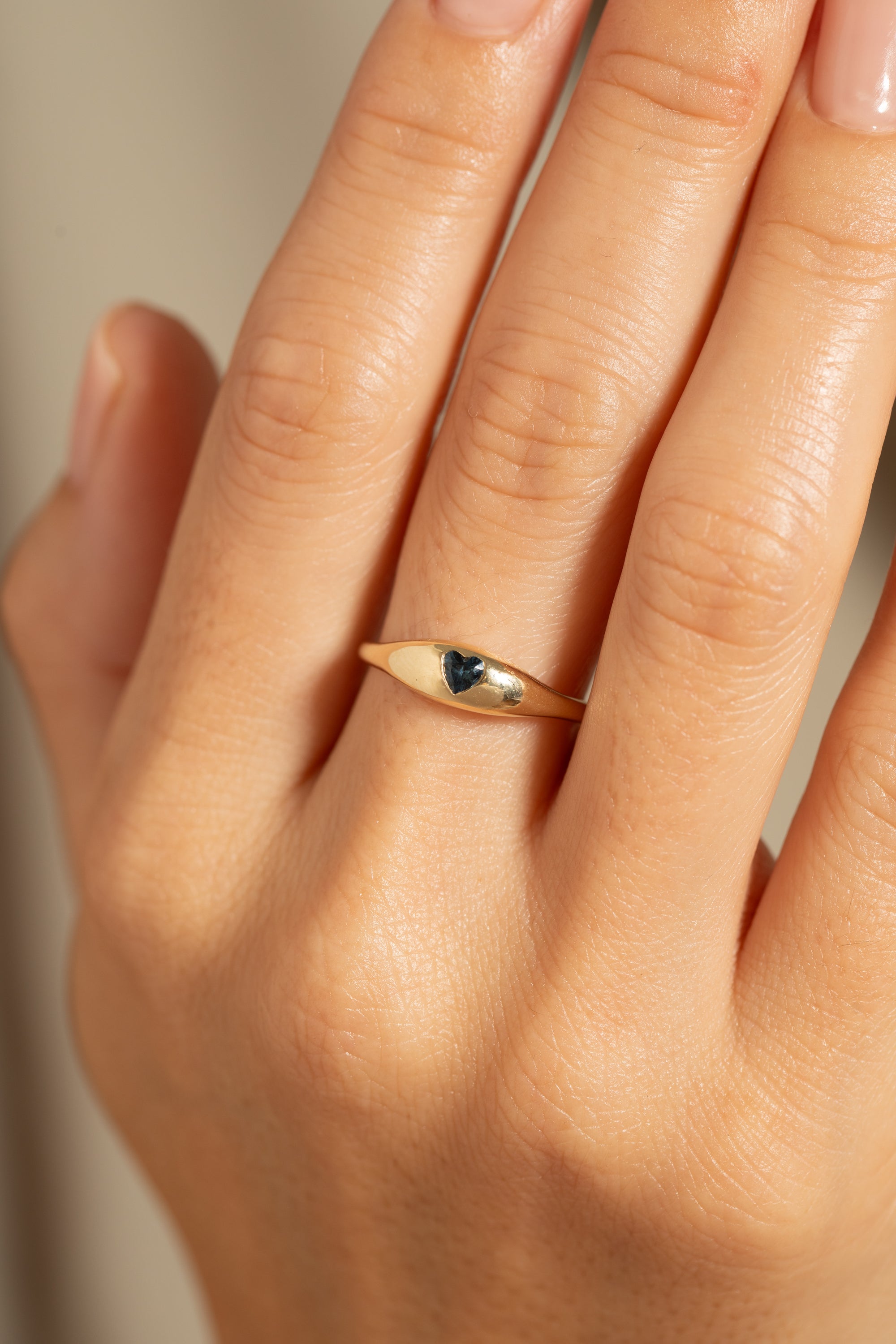 Heart Sapphire Ovate IV Ring 01