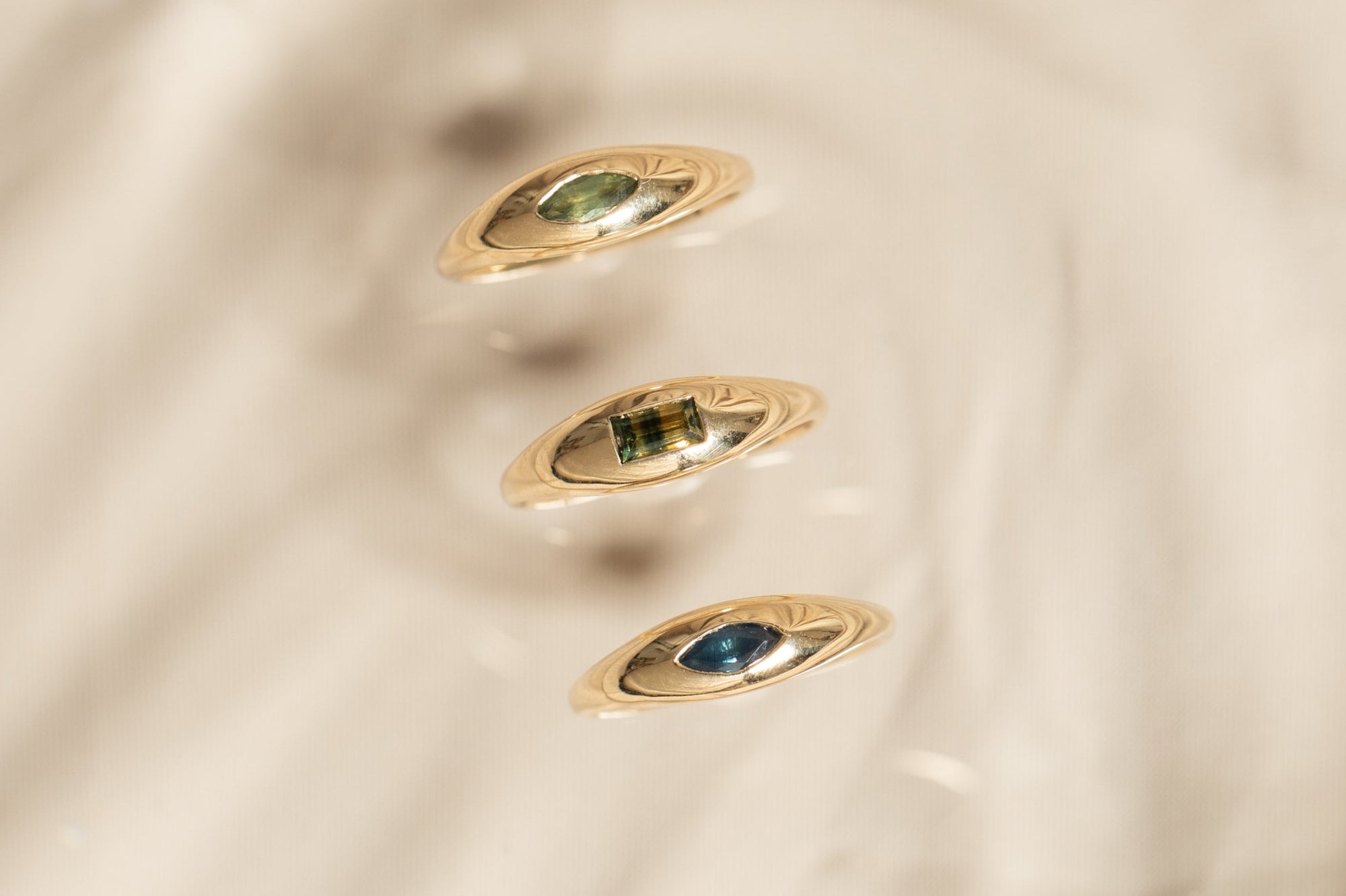 Sapphire Ovate V Ring 02