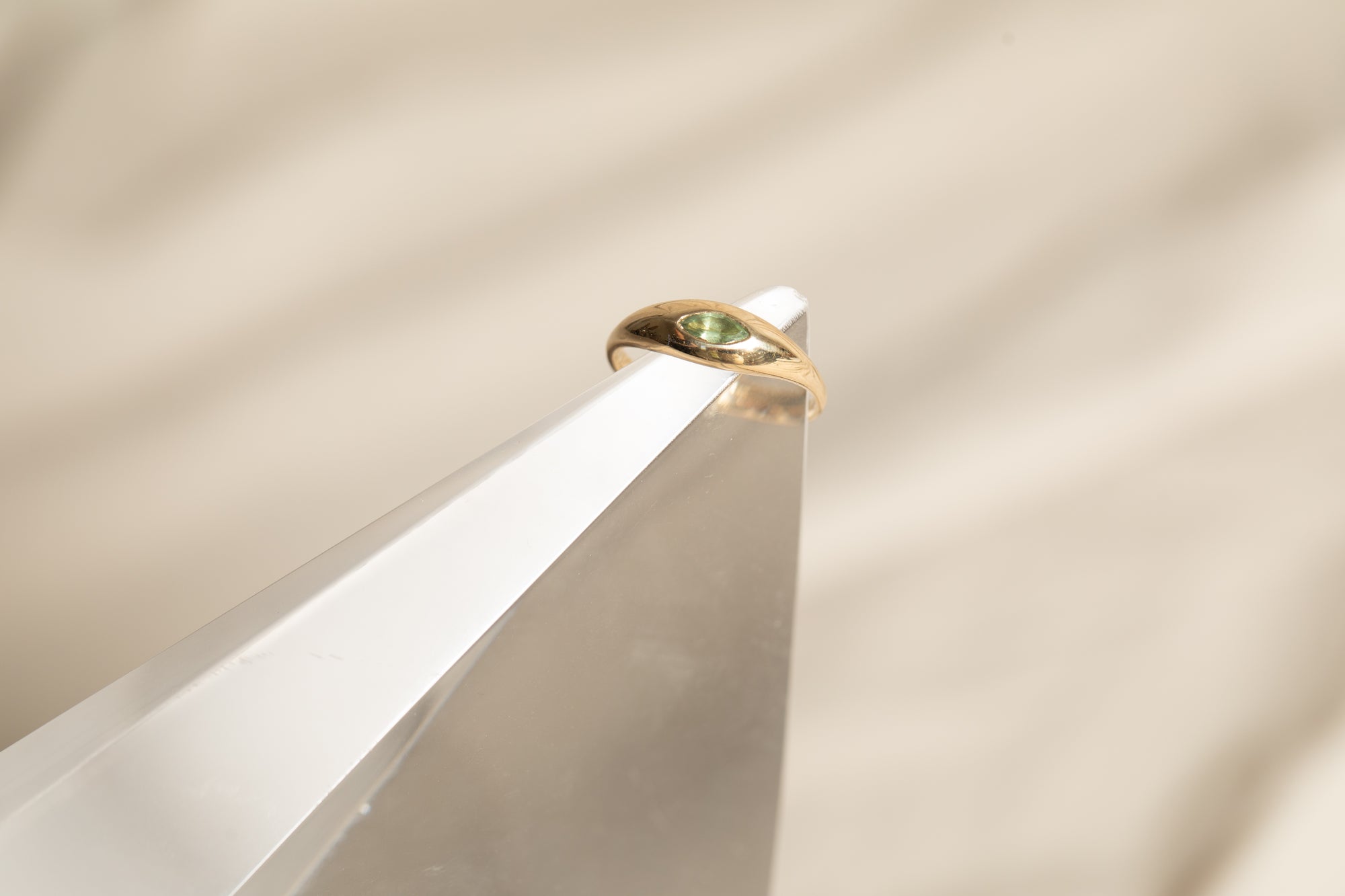 Sapphire Ovate V Ring 01