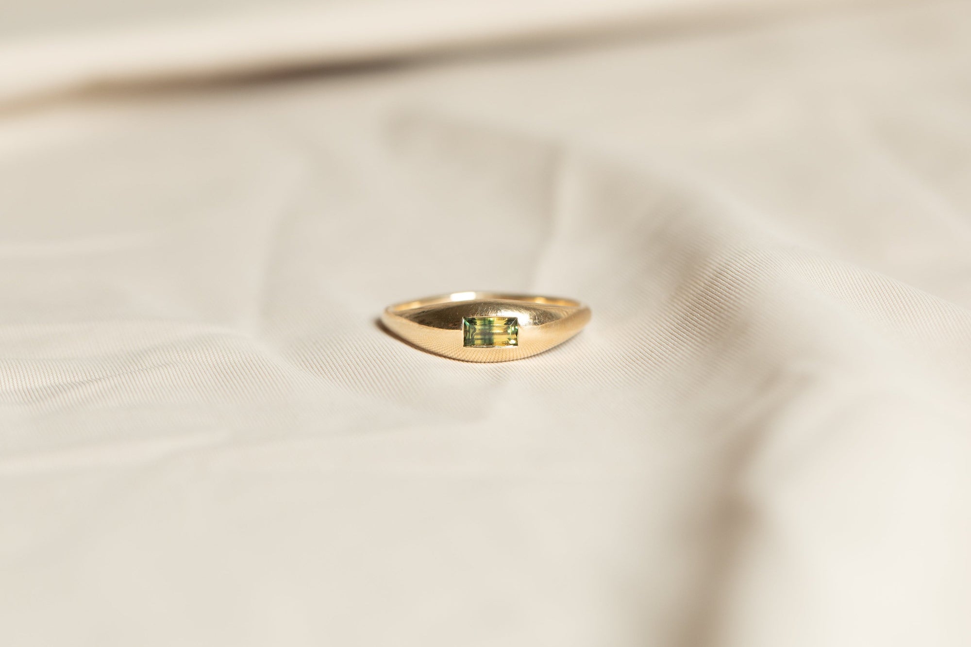 Sapphire Ovate V Ring 02