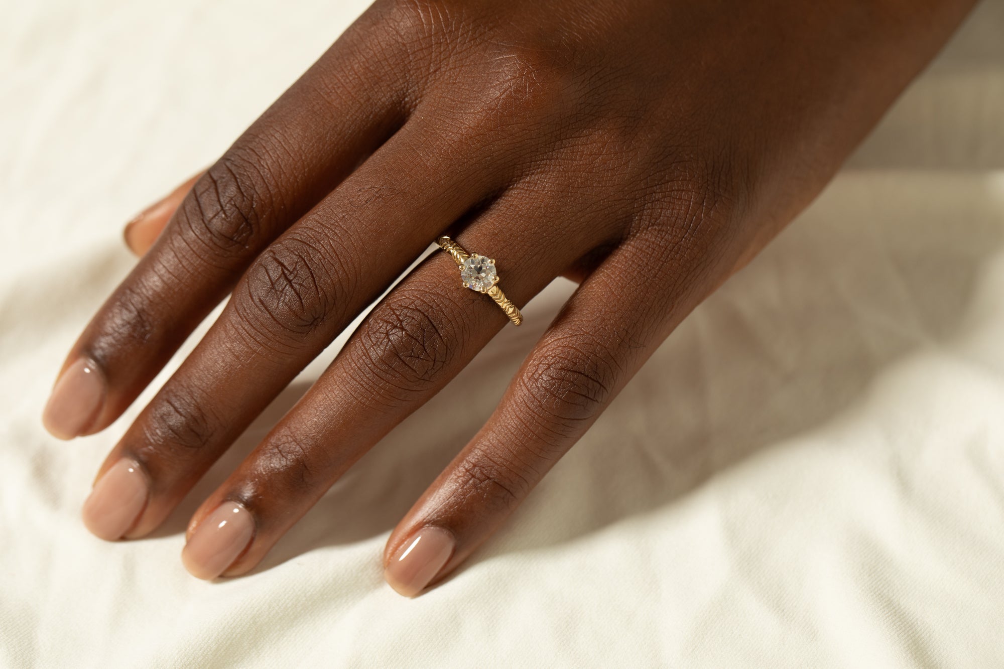 1CT Etched Una Ring
