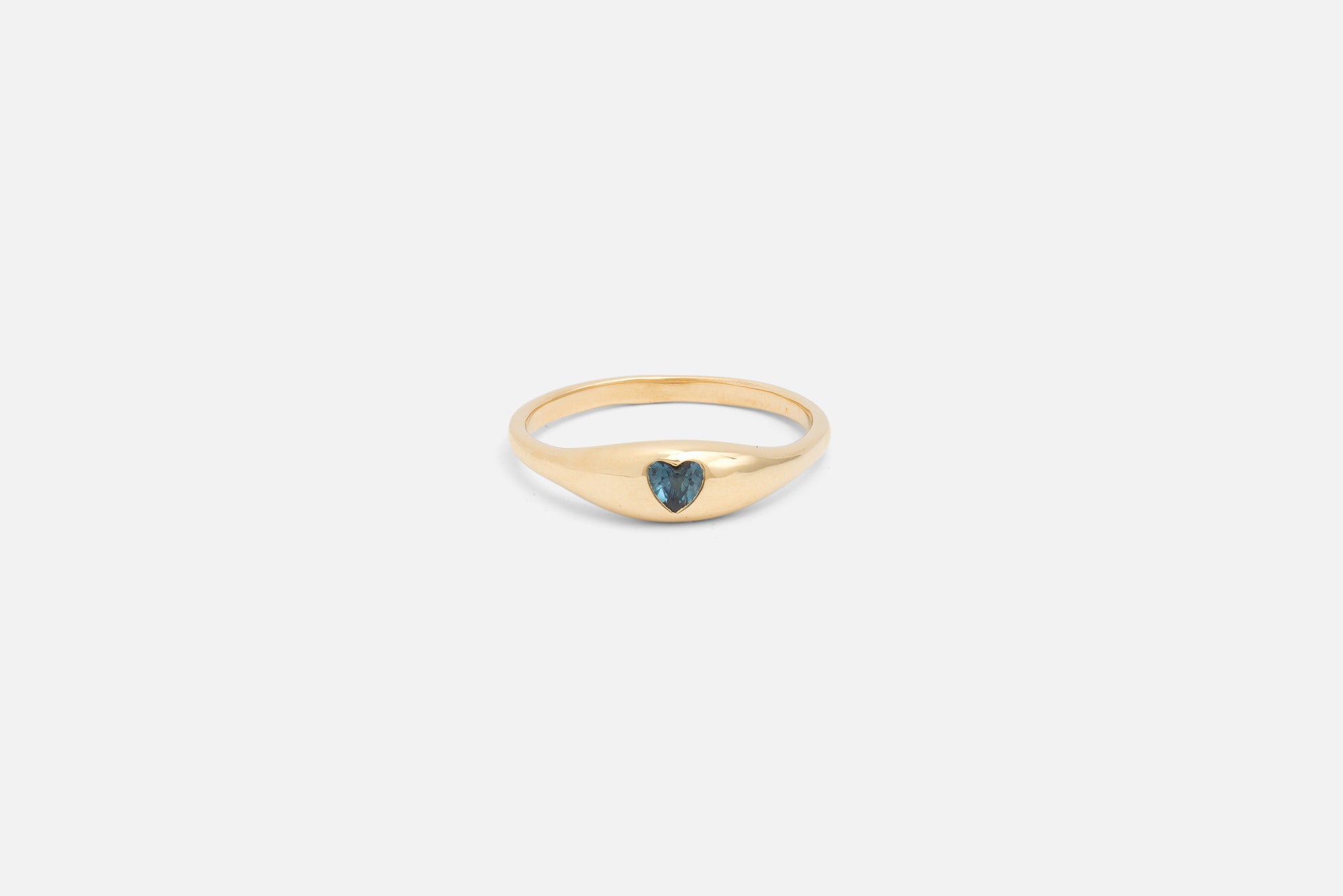 Heart Sapphire Ovate IV Ring 01