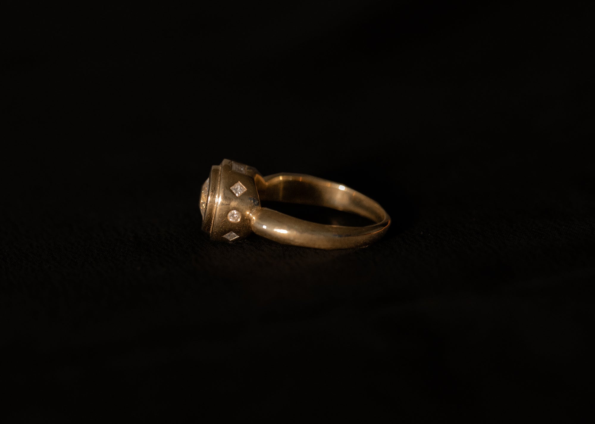 One of a Kind 0.64CT Old Mine Cut Pictura Ring