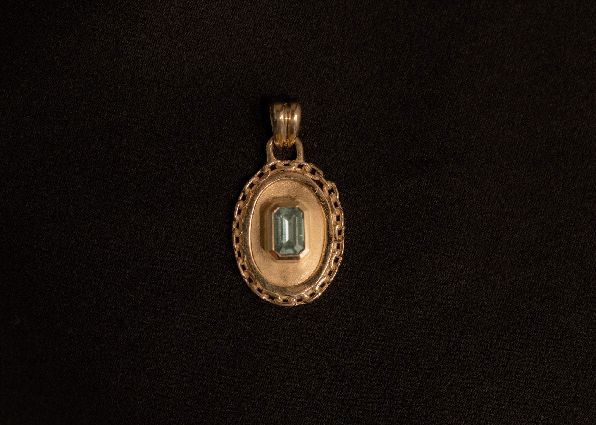 One of Kind Sapphire Vetro Charm 09