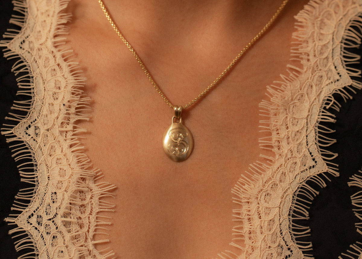 Lettera Charm II