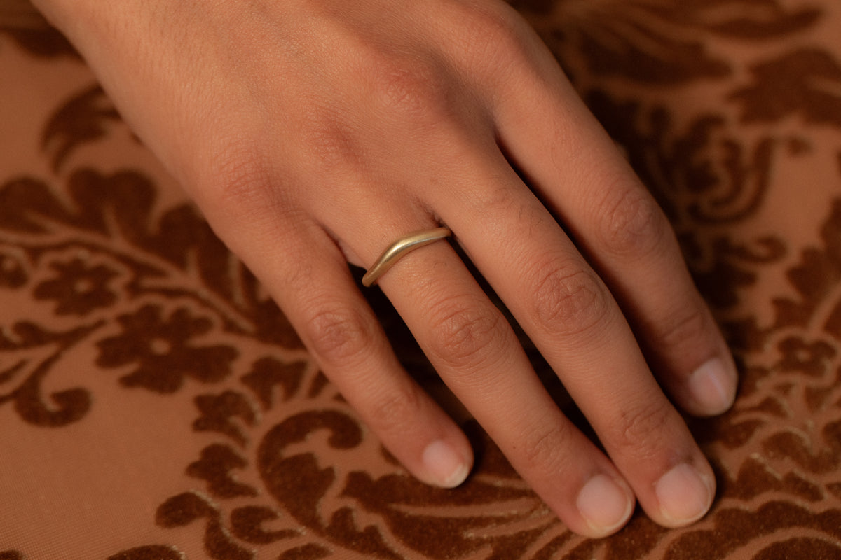 Curve I Ring