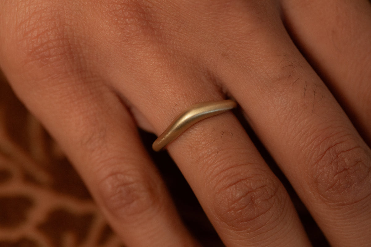 Curve I Ring