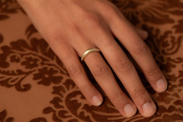 Curve II Ring