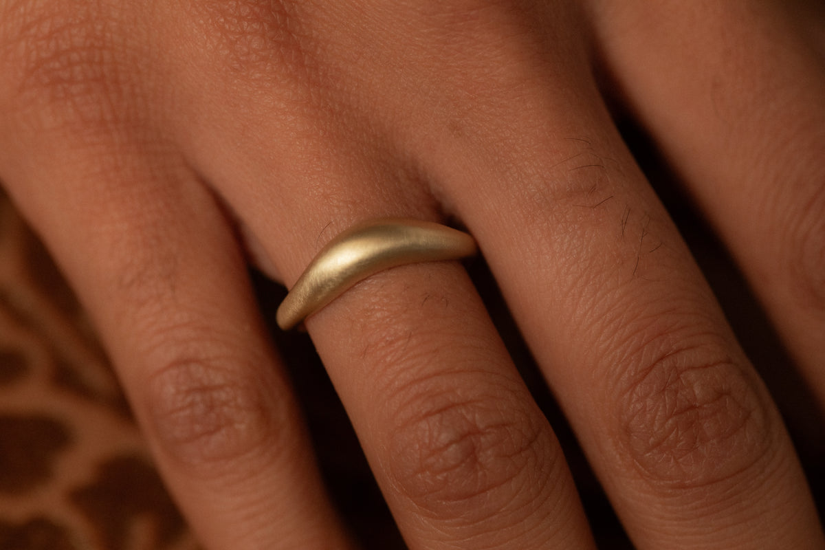 Curve II Ring