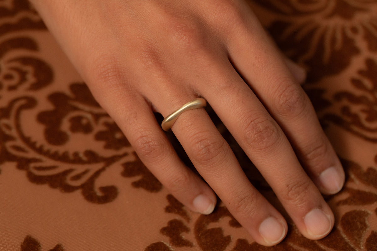 Double Peak Ring
