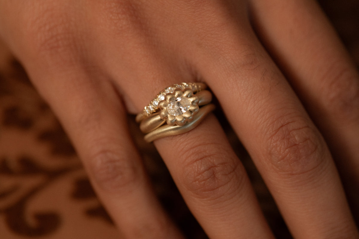 Curve I Ring