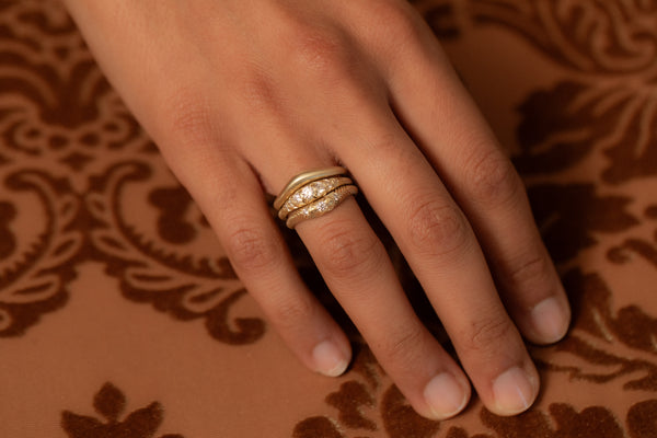 Curve I Ring