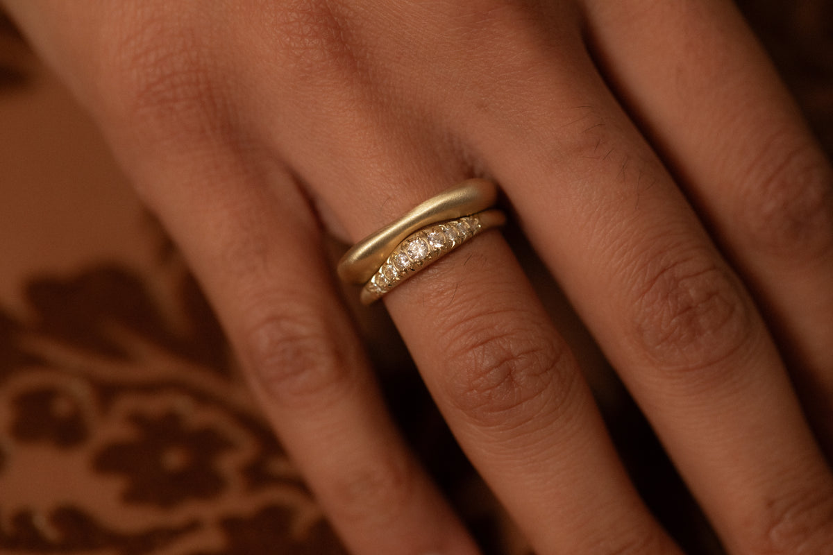 Double Peak Ring