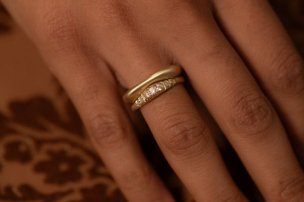 Double Peak Ring