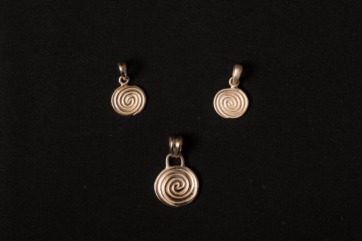 Petite Spiralis Charm