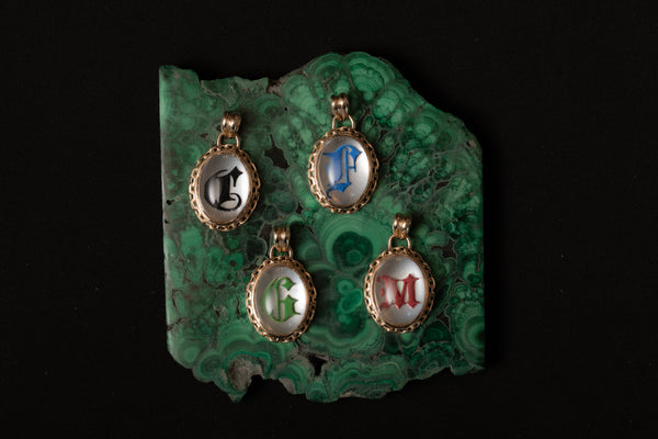 Lettera Catene Charm