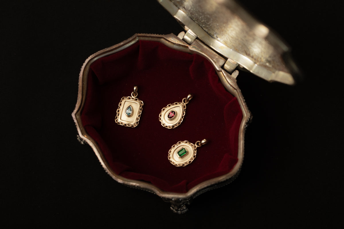 Pear Petite Vetro Charm