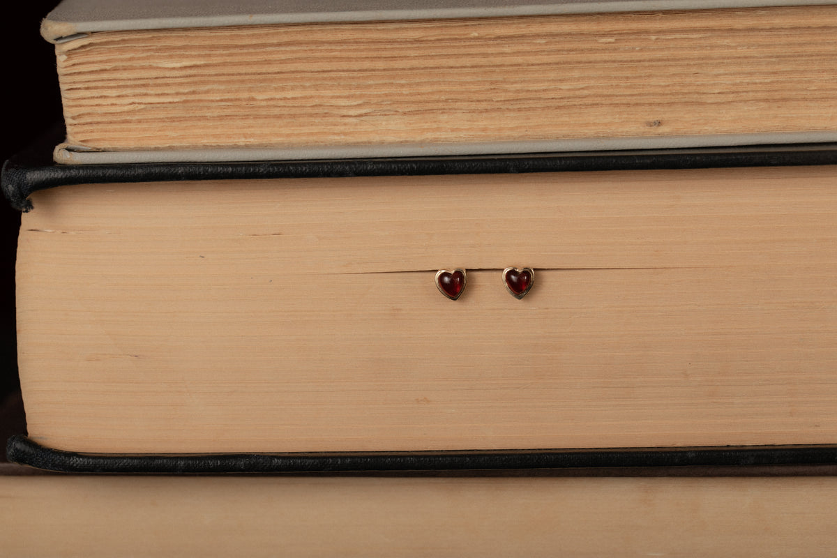 Garnet Cordis Stud