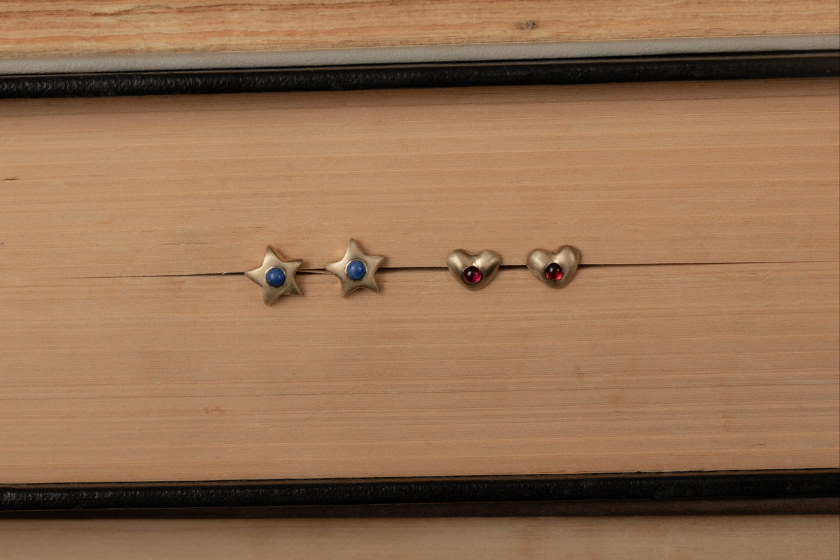 Garnet Intima Stud