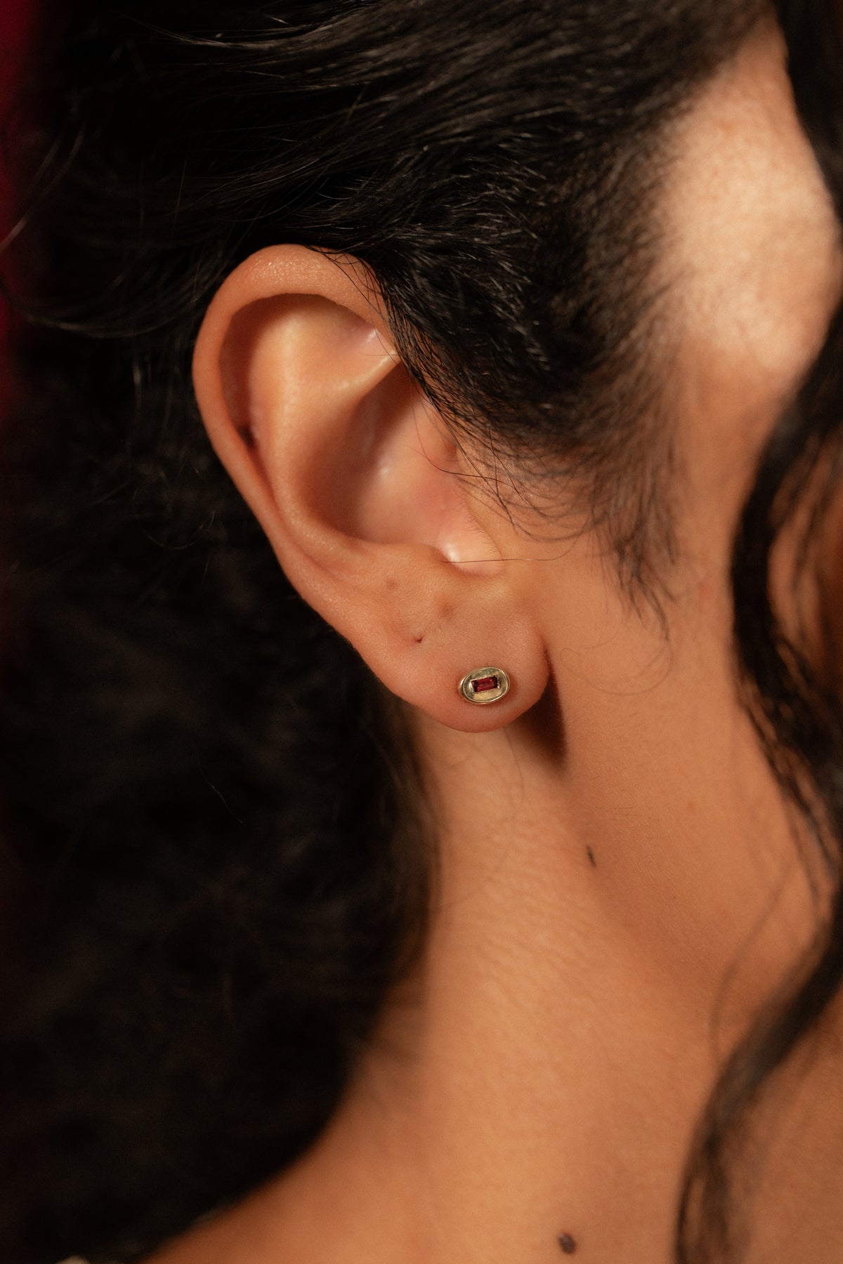 Blue Sapphire Oval Pictura Stud