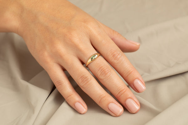 Sapphire Ovate V Ring 01
