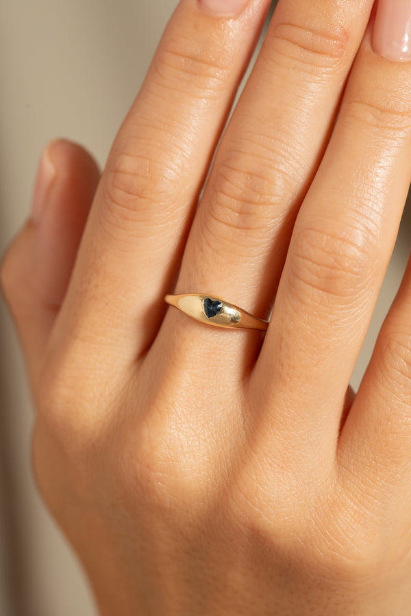 Heart Sapphire Ovate IV Ring 01
