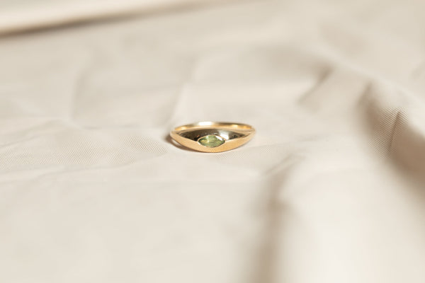 Sapphire Ovate V Ring 01