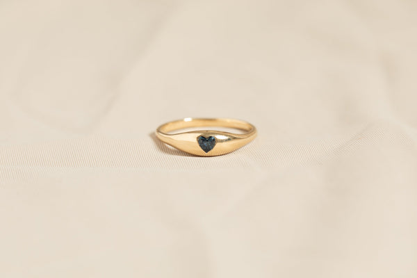 Heart Sapphire Ovate IV Ring 01