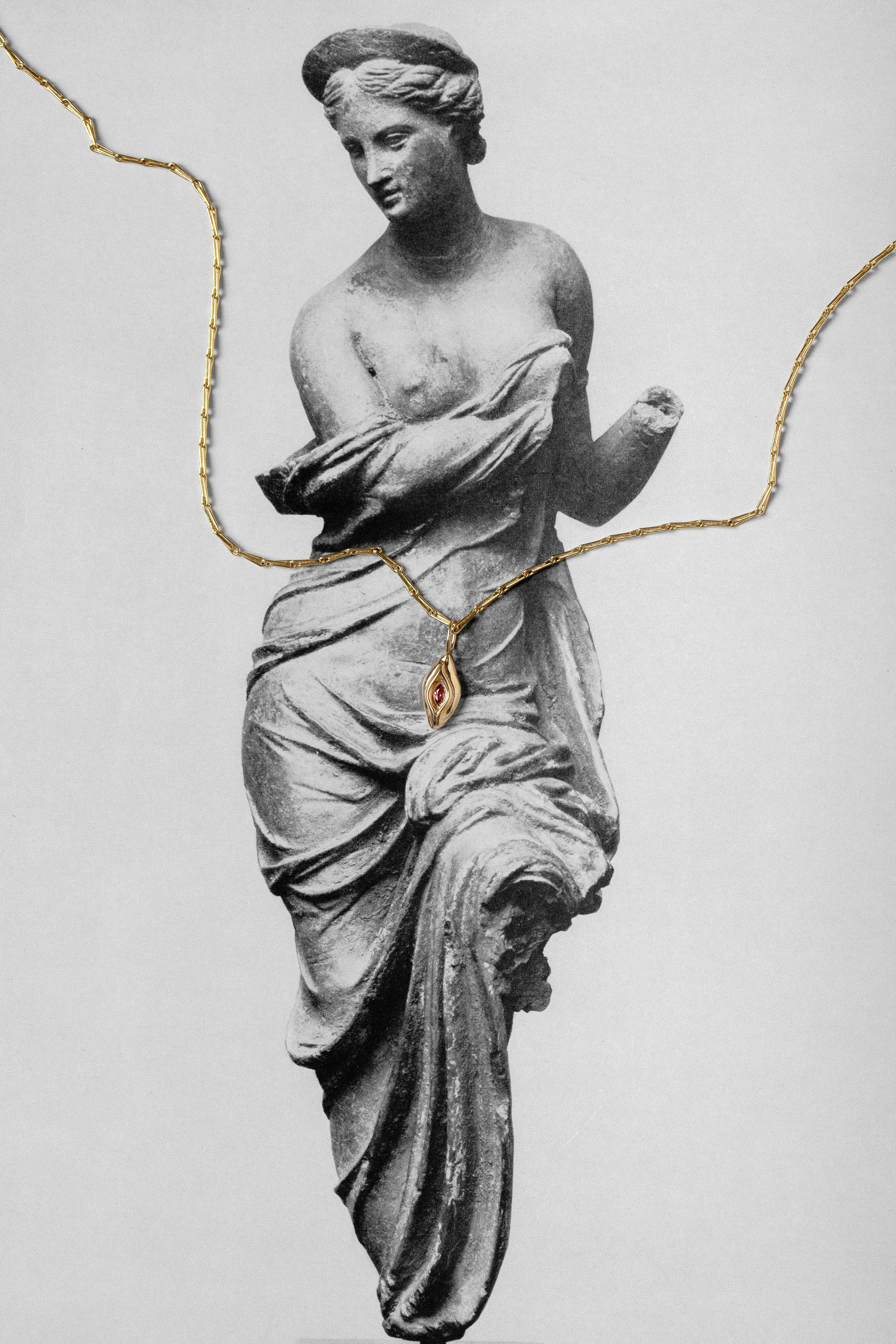 Venus Charm 18