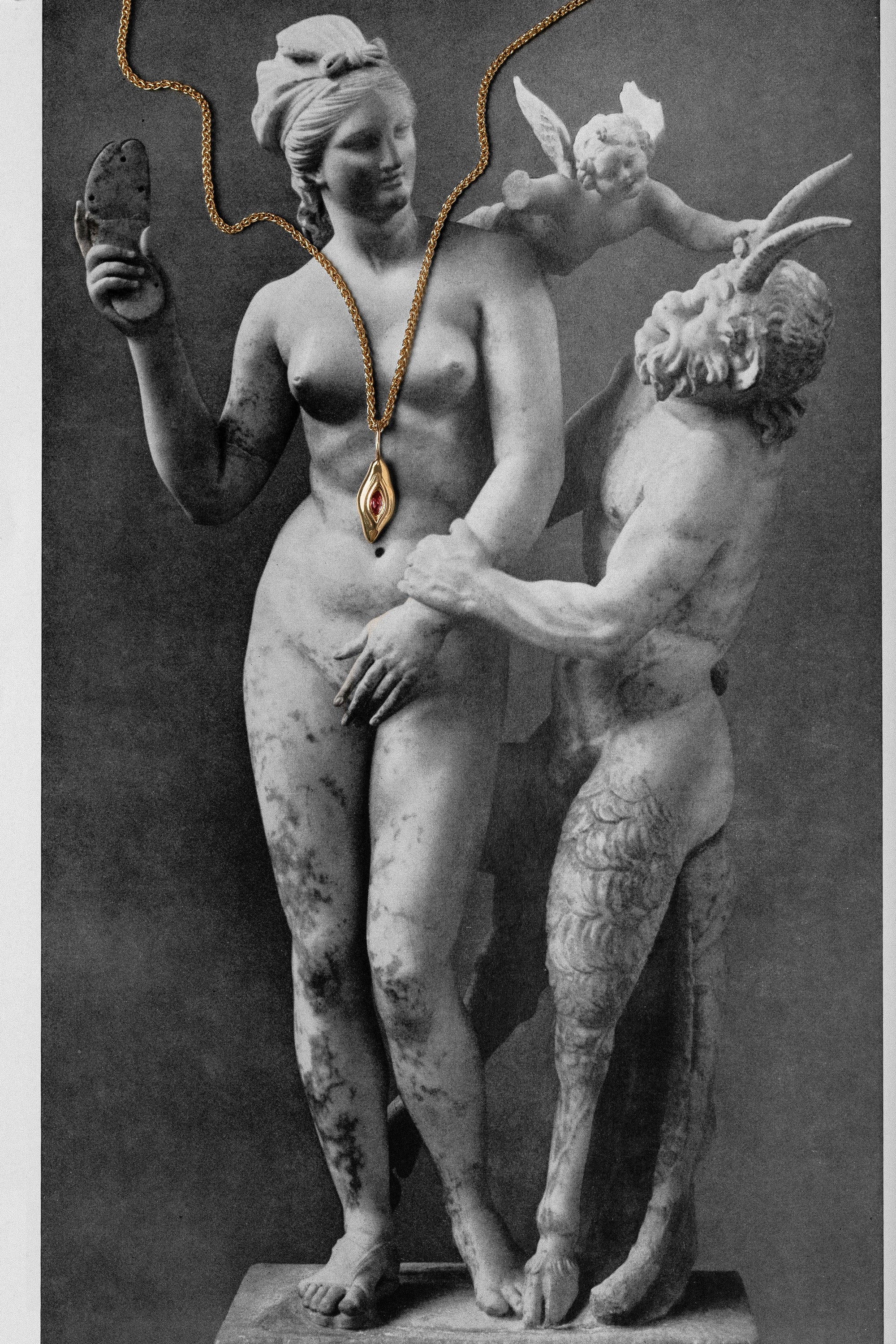 Venus Charm 19