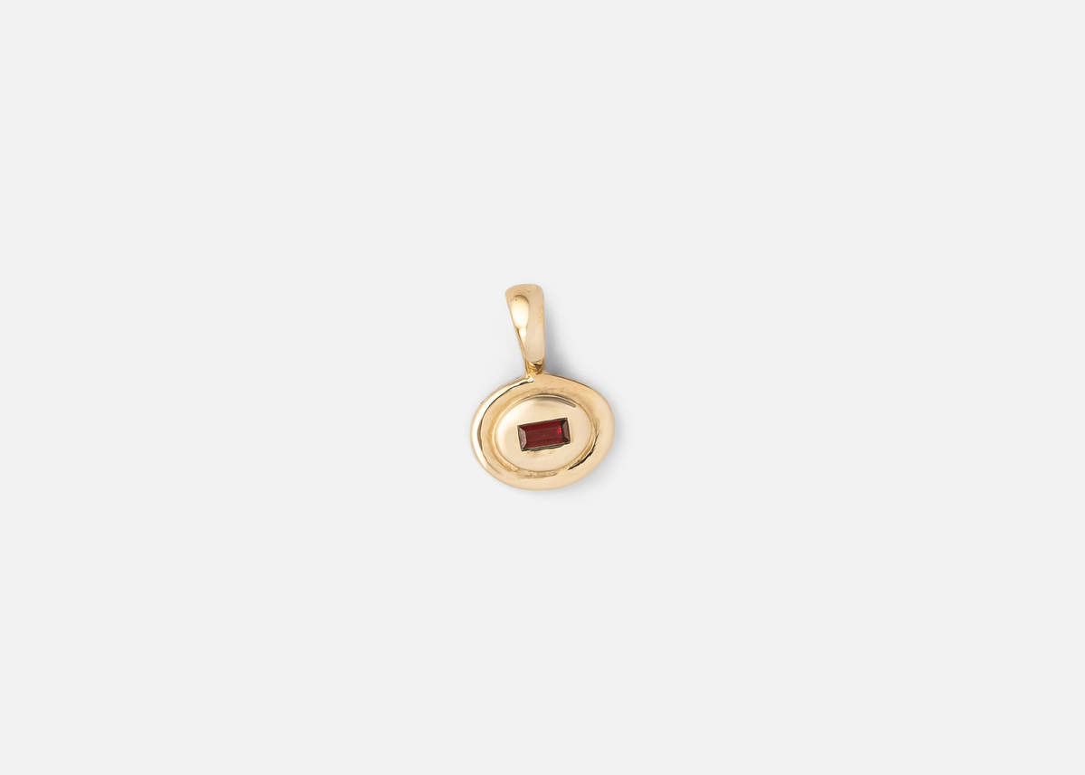 Garnet Oval Pictura Charm