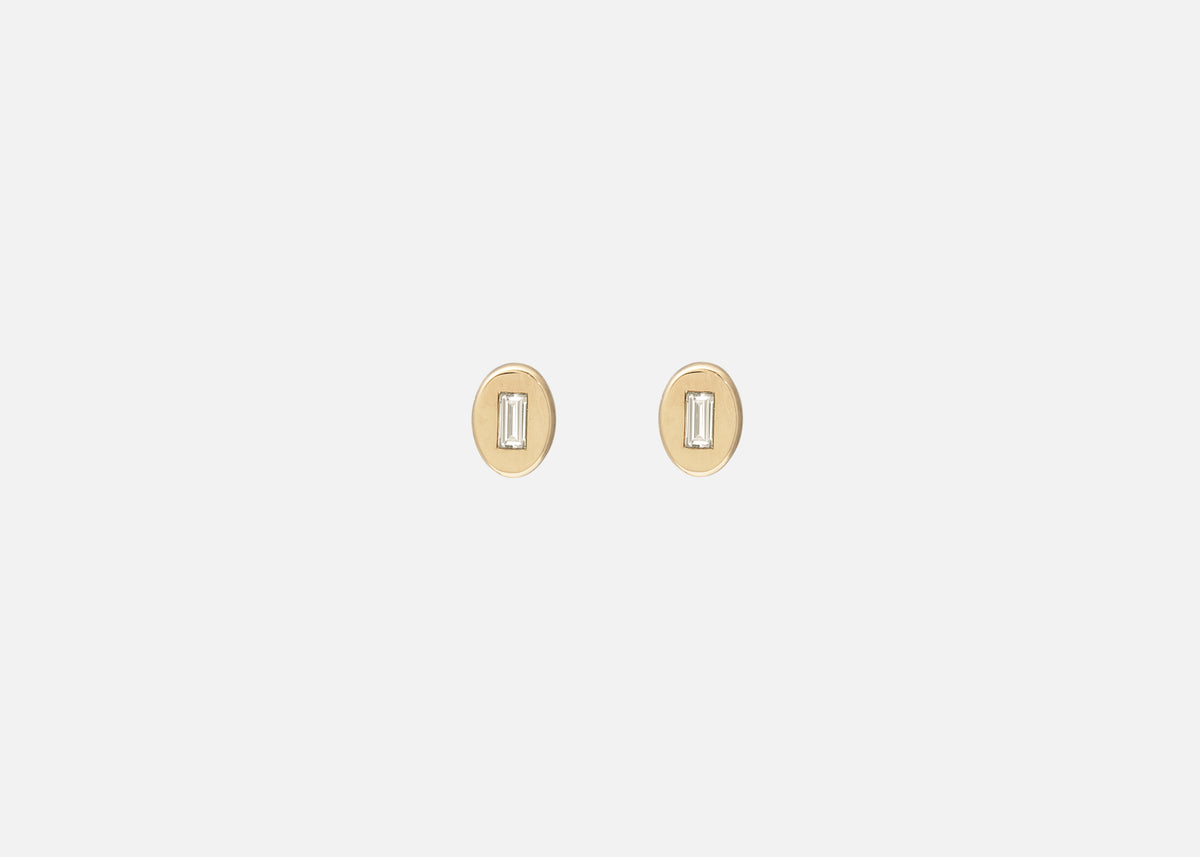 Diamond Oval Pictura Stud