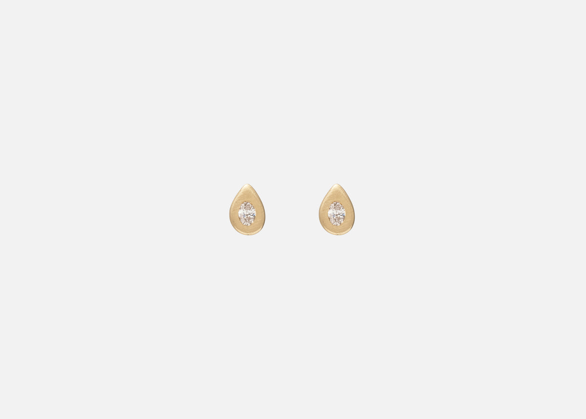 Diamond Pear Pictura Stud