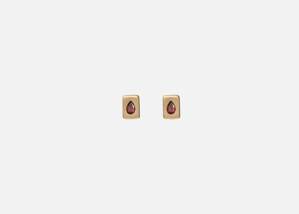 Garnet Rectangle Pictura Stud