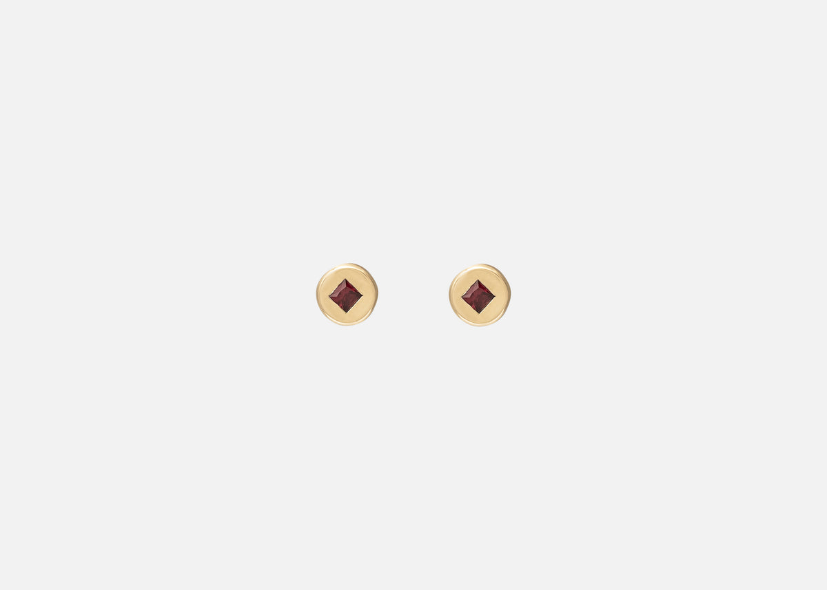 Garnet Round Pictura Stud