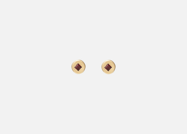 Garnet Round Pictura Stud
