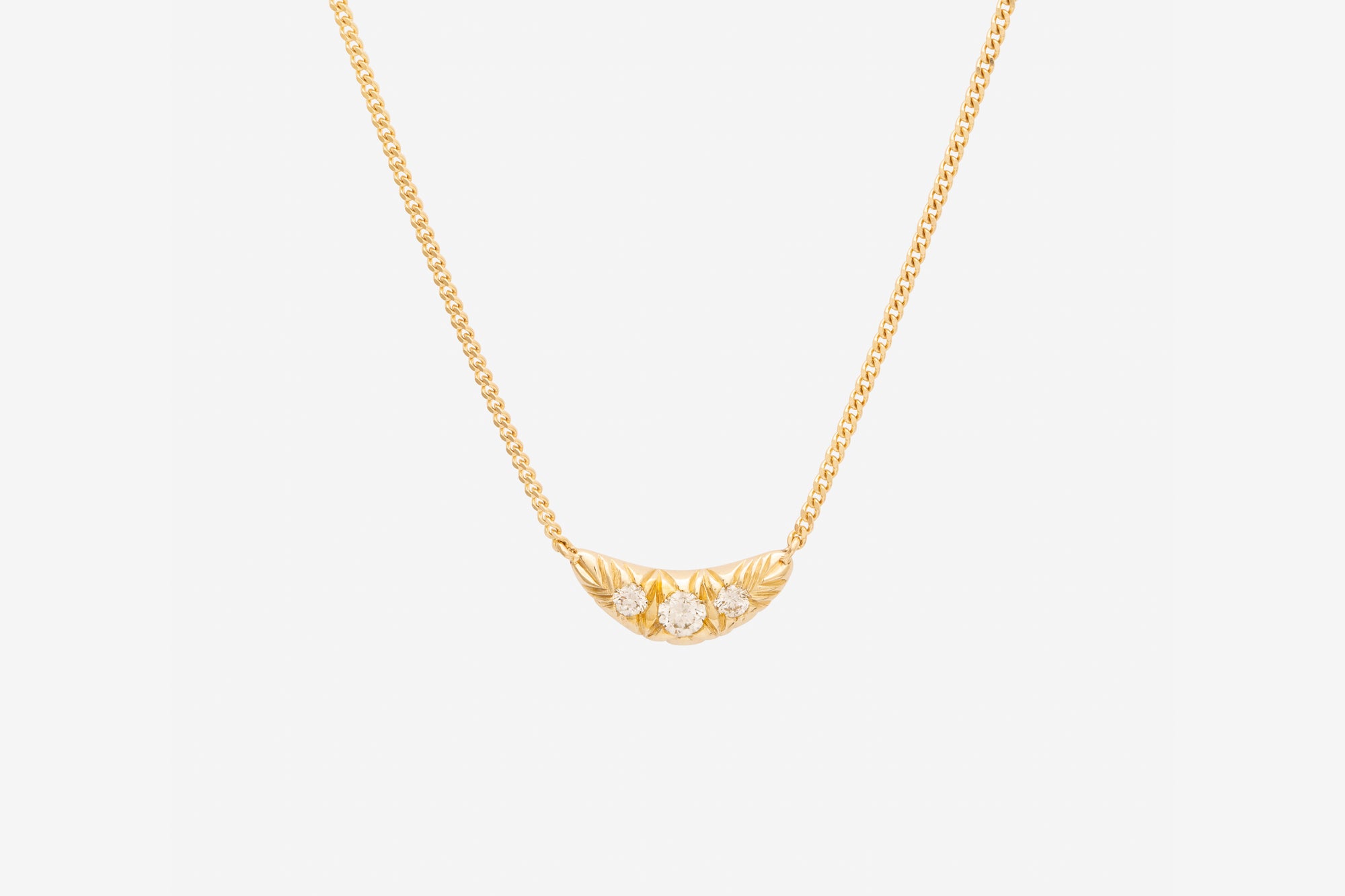 Diamond Pavé Curve Necklace