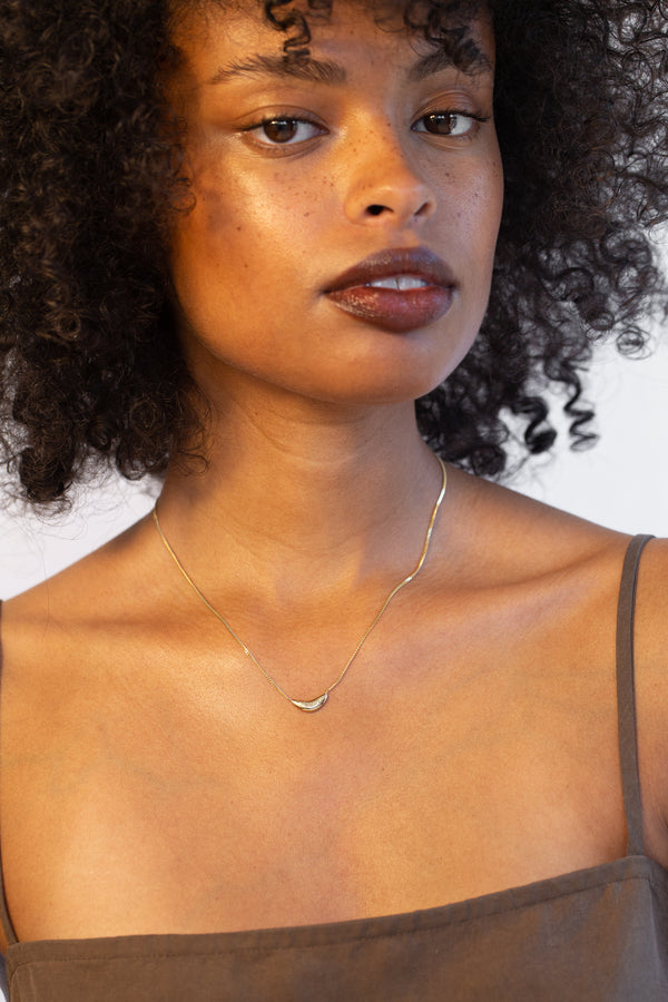 Curve Signet Necklace