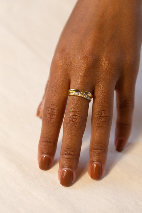 Double Peak Ring